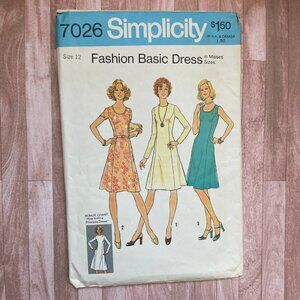 Simplicity 7026 Pattern Cut Retro Fashion Dress Size 12 Miss Vintage 1975